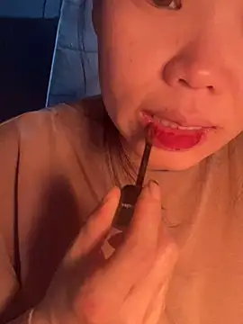 Snapshot of Laura8910 chatting on January 1, 2025, 12:55 pm Laura8910 online show from January 1, 2025, 12:55 pm