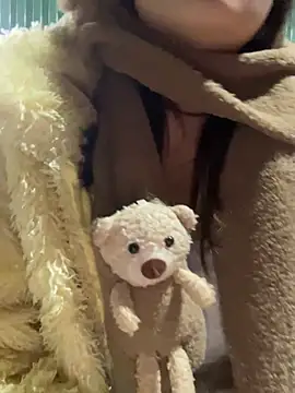 Snapshot of Laura8910 chatting on February 5, 2025, 4:59 am Laura8910 online show from February 5, 2025, 4:59 am