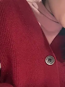 Snapshot of Laura8910 chatting on February 26, 2025, 6:15 am Laura8910 online show from February 26, 2025, 6:15 am