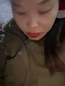 Snapshot of Laura8910 chatting on March 7, 2025, 11:07 am Laura8910 online show from March 7, 2025, 11:07 am