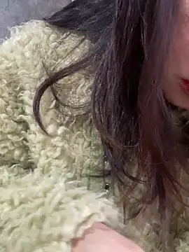 Snapshot of Laura8910 chatting on March 11, 2025, 12:44 am Laura8910 online show from March 11, 2025, 12:44 am