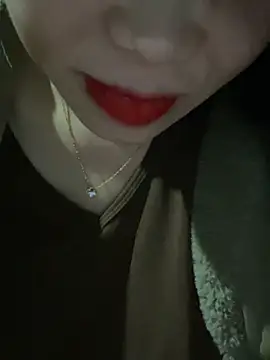 Snapshot of Laura8910 chatting on March 21, 2025, 12:50 pm Laura8910 online show from March 21, 2025, 12:50 pm