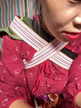 Snapshot of Laura8910 chatting on November 10, 2025, 3:16 am Laura8910 online show from November 10, 2025, 3:16 am