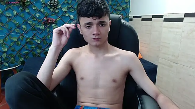 Waturox online show from January 15, 2025, 6:40 pm