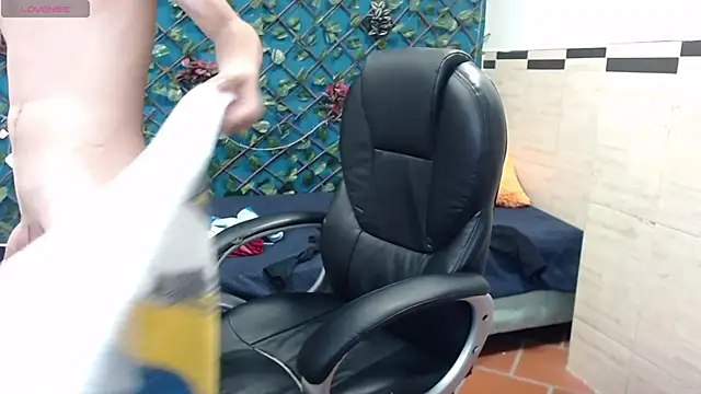 Waturox online show from January 17, 2025, 1:47 am