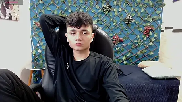 Waturox online show from February 5, 2025, 7:31 pm