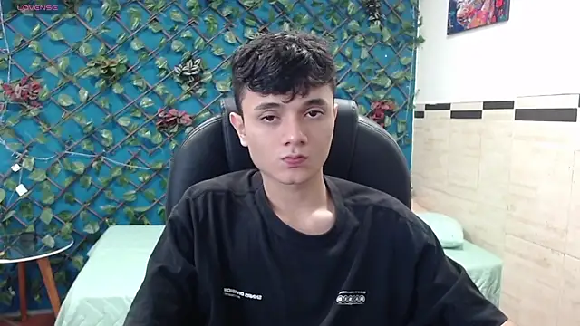 Waturox online show from February 10, 2025, 7:38 pm