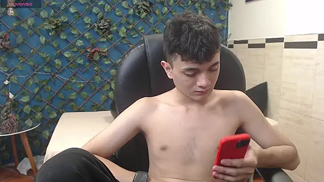 Waturox online show from September 13, 2025, 7:46 pm