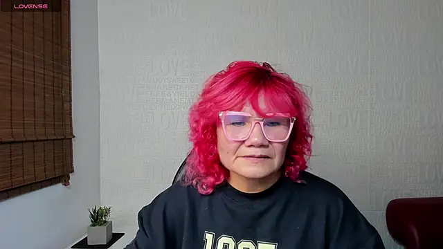 Snapshot of Salomeediaz_ chatting on February 22, 2025, 9:26 pm Salomeediaz online show from February 22, 2025, 9:26 pm