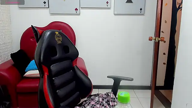 Snapshot of Salomeediaz_ chatting on October 8, 2025, 9:01 pm Salomeediaz online show from October 8, 2025, 9:01 pm