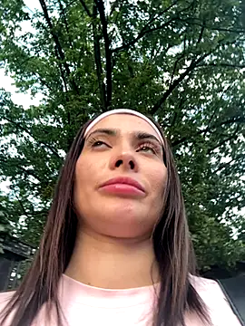 Snapshot of Accole chatting on September 10, 2025, 4:07 pm Accole online show from September 10, 2025, 4:07 pm