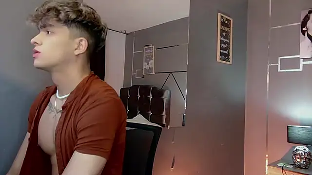 Snapshot of ANDRIUS_24 chatting on December 6, 2024, 5:00 pm ANDRIUS 24 online show from December 6, 2024, 5:00 pm