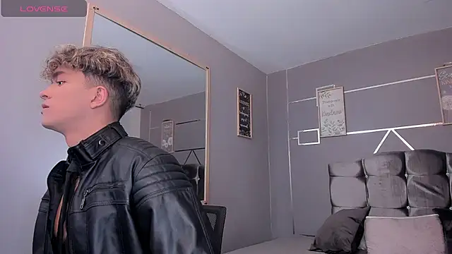 Snapshot of ANDRIUS_24 chatting on January 24, 2025, 1:25 pm ANDRIUS 24 online show from January 24, 2025, 1:25 pm