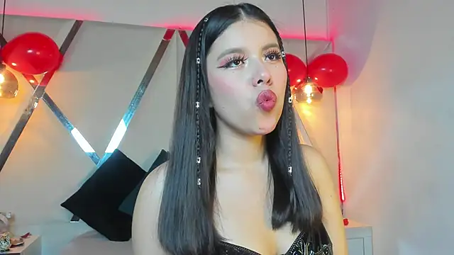 Snapshot of MarielQueenx chatting on February 19, 2025, 3:17 am MarielQueenx online show from February 19, 2025, 3:17 am