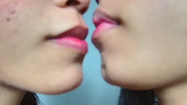 strawberrymia68 online show from February 6, 2025, 1:10 pm