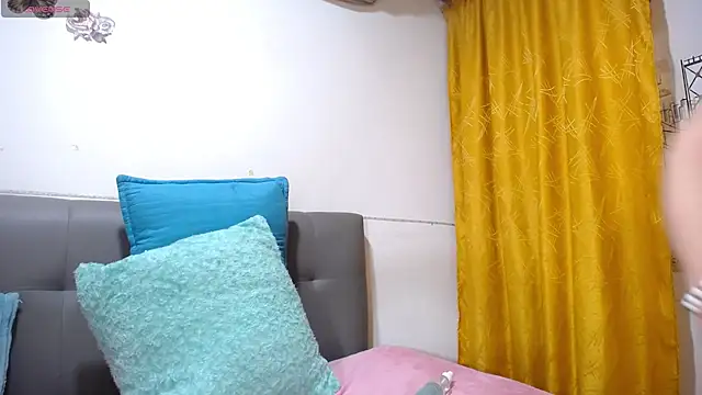 Snapshot of SexyLatinsx chatting on March 14, 2025, 7:12 pm SexyLatinsx online show from March 14, 2025, 7:12 pm