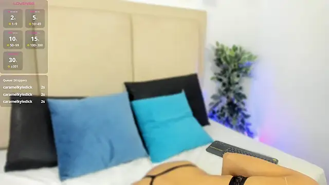 Snapshot of Natasha_Smith09 chatting on February 12, 2025, 6:40 am Natasha Smith09 online show from February 12, 2025, 6:40 am