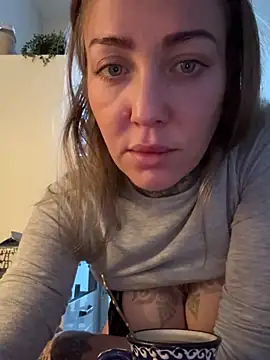 Snapshot of ElenaHaze chatting on January 21, 2025, 7:58 am ElenaHaze online show from January 21, 2025, 7:58 am