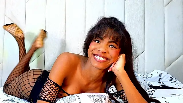 Snapshot of adaraSmiith chatting on December 7, 2024, 5:53 pm adaraSmiith online show from December 7, 2024, 5:53 pm