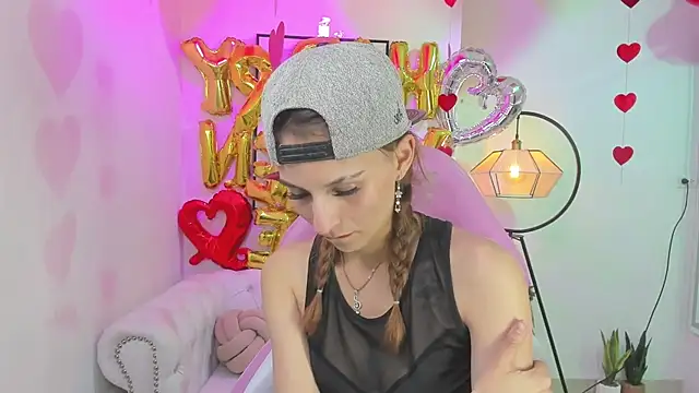 Snapshot of Tamara_slimx chatting on February 18, 2025, 10:16 am Tamara slimx online show from February 18, 2025, 10:16 am