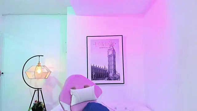 Snapshot of Tamara_slimx chatting on February 22, 2025, 7:01 am Tamara slimx online show from February 22, 2025, 7:01 am