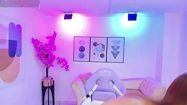 Snapshot of Tamara_slimx chatting on October 27, 2025, 10:58 pm Tamara slimx online show from October 27, 2025, 10:58 pm