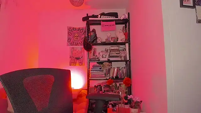 Snapshot of sol__angel chatting on March 8, 2025, 10:00 am sol angel online show from March 8, 2025, 10:00 am