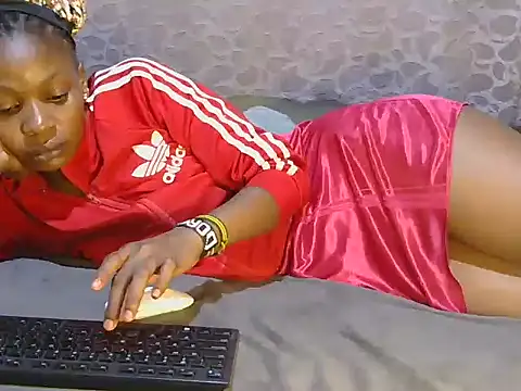 Snapshot of slim_girl02 chatting on October 13, 2025, 12:21 am slim girl02 online show from October 13, 2025, 12:21 am