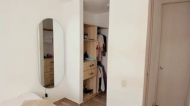 Snapshot of rose_scottt chatting on November 13, 2025, 5:34 pm rose scottt online show from November 13, 2025, 5:34 pm