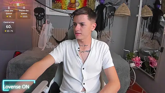 Snapshot of tossetrech chatting on October 30, 2025, 3:19 am tossetrech online show from October 30, 2025, 3:19 am