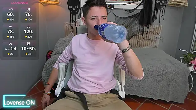 Snapshot of tossetrech chatting on October 31, 2025, 3:18 am tossetrech online show from October 31, 2025, 3:18 am