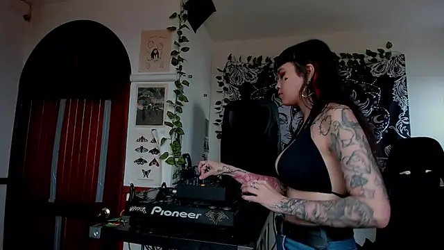 Demongirl6666 online show from February 12, 2025, 7:45 pm