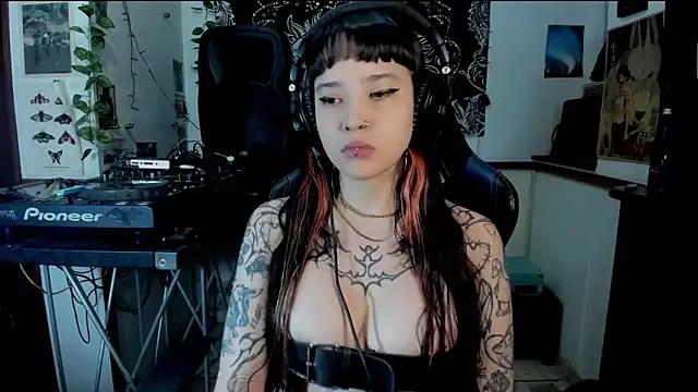 Demongirl6666 online show from March 23, 2025, 4:38 am