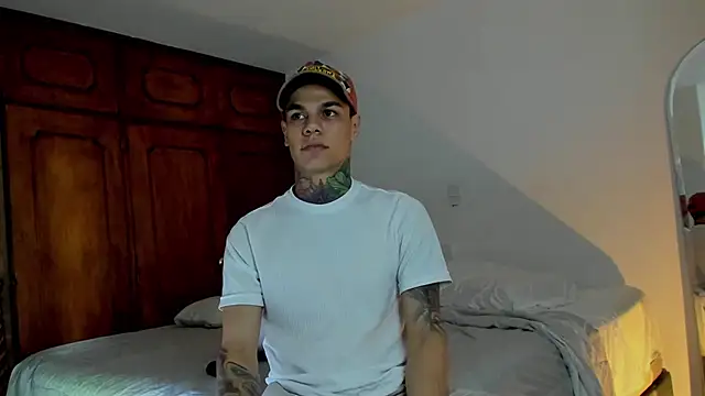 Jordyrodriiguez online show from December 23, 2024, 3:18 am