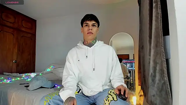 Jordyrodriiguez online show from December 25, 2024, 6:52 am