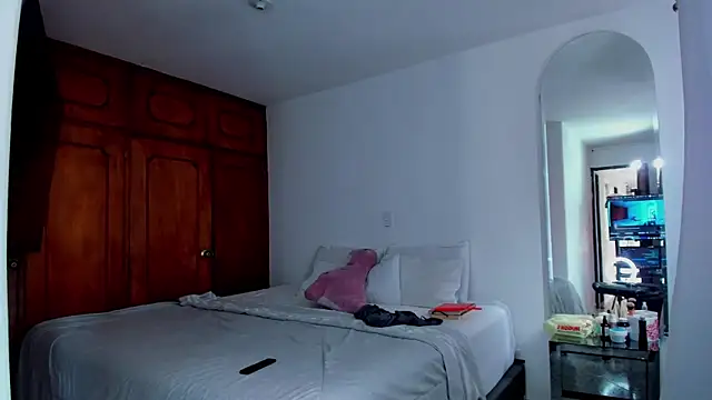 Jordyrodriiguez online show from January 24, 2025, 7:49 pm