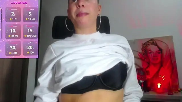 Snapshot of Shantalhotx69 chatting on December 4, 2024, 3:15 am Shantalhotx69 online show from December 4, 2024, 3:15 am