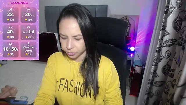 Snapshot of Shantalhotx69 chatting on October 16, 2025, 11:55 am Shantalhotx69 online show from October 16, 2025, 11:55 am