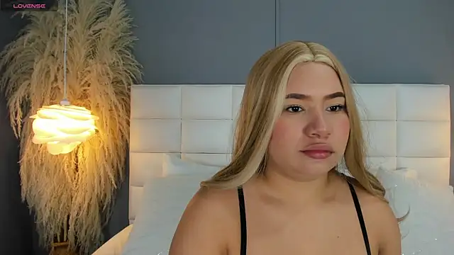 Snapshot of HannaKarson chatting on November 22, 2025, 11:31 am HannaKarson online show from November 22, 2025, 11:31 am