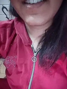 Snapshot of Bittu-rani chatting on February 19, 2025, 6:33 am Bittu-rani online show from February 19, 2025, 6:33 am