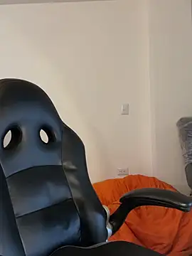 Liissa cute  online show from October 27, 2025, 7:18 pm