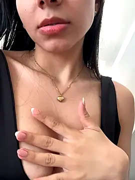 Liissa cute  online show from November 19, 2025, 7:25 pm