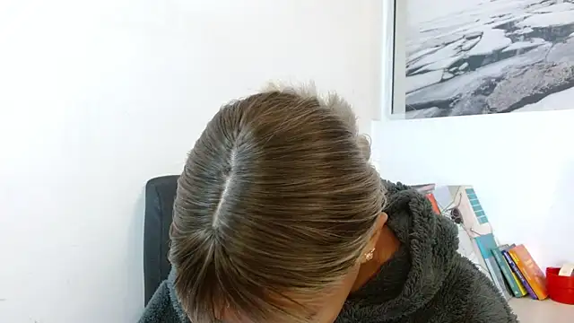 Snapshot of peyton_golden1 chatting on November 22, 2025, 3:27 am peyton golden1 online show from November 22, 2025, 3:27 am