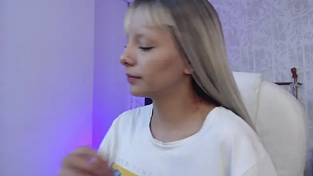 Snapshot of peyton_golden1 chatting on December 5, 2025, 3:48 am peyton golden1 online show from December 5, 2025, 3:48 am