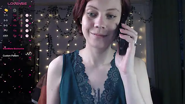 Snapshot of Your_Corvus chatting on December 8, 2024, 1:14 pm Your Corvus online show from December 8, 2024, 1:14 pm