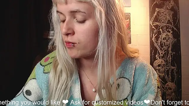 Snapshot of NEXT_DOOR_GIRL_ chatting on January 25, 2025, 3:40 am NEXT DOOR GIRL online show from January 25, 2025, 3:40 am