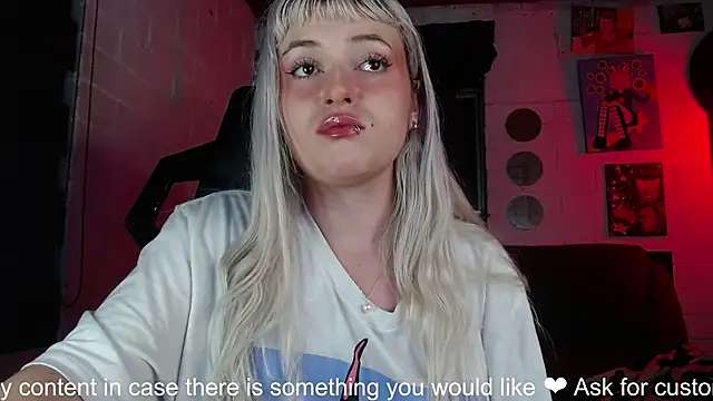 Snapshot of NEXT_DOOR_GIRL_ chatting on January 30, 2025, 5:30 am NEXT DOOR GIRL online show from January 30, 2025, 5:30 am