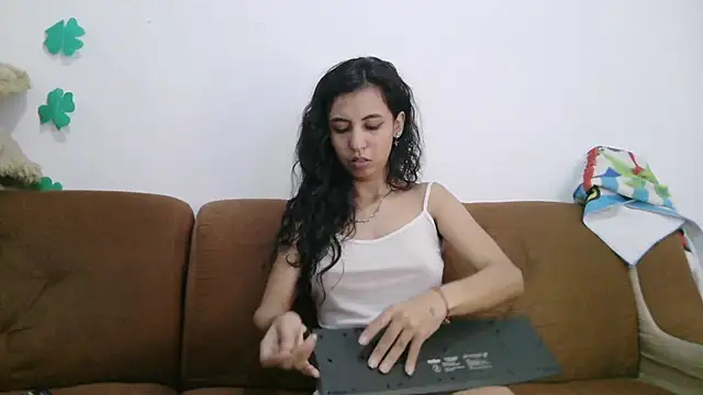Snapshot of mina_smith1 chatting on March 18, 2025, 3:31 pm mina smith1 online show from March 18, 2025, 3:31 pm