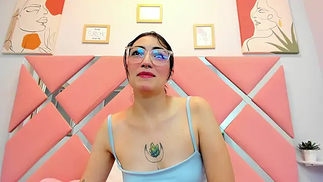 ThailyCherry online show from March 21, 2025, 7:35 pm