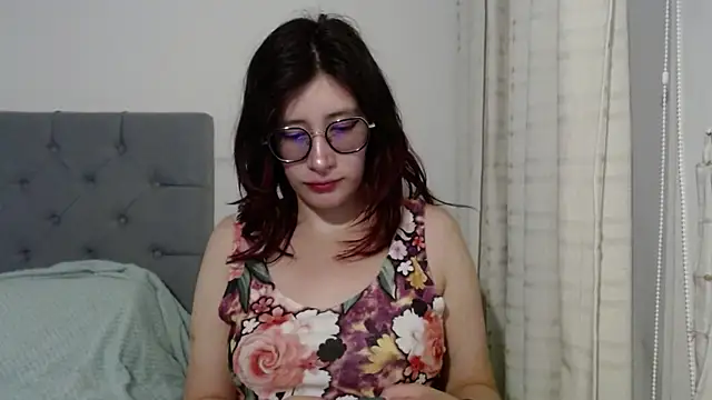 Snapshot of mariana124- chatting on January 22, 2025, 8:28 pm mariana124- online show from January 22, 2025, 8:28 pm